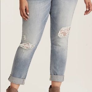 Back in stock!!!! Torrid jeans short Length size 14